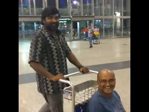 விமான நிலையத்தில் விஜய் சேதுபதி  #makkalselvan #vijaysethupathi #airport #chennai #memories