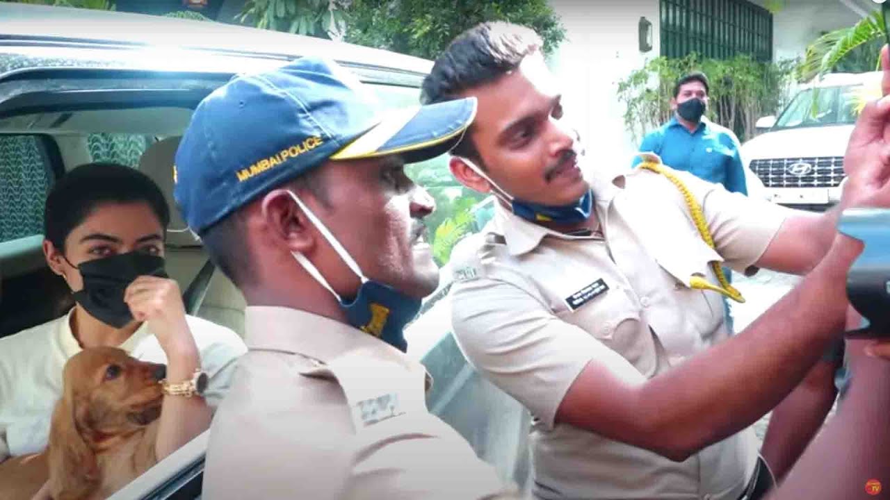 Mumbai Police Taking Selfie With Rashmika Mandana | Rashmika Cute Moments