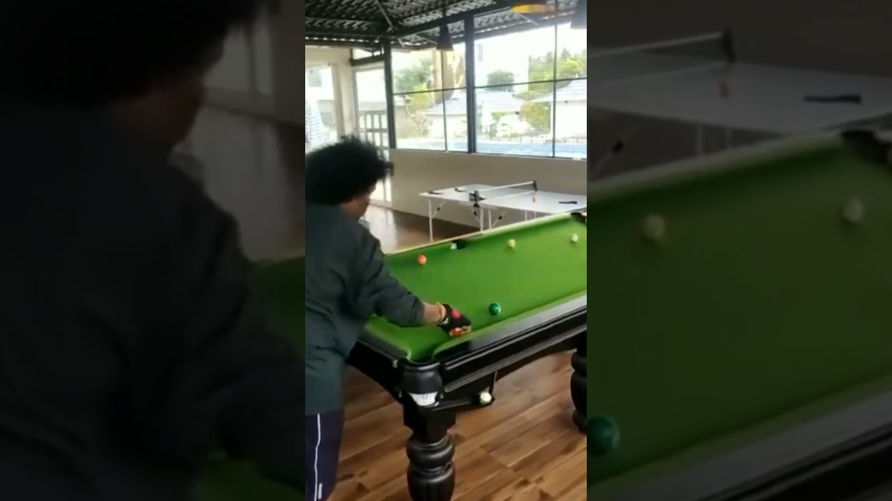 YOGI BABU PLAYING GOLI | YOGIBABU #yogibabu #yogibabucomedyvideos #yogibabucomedy