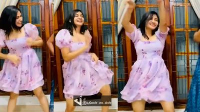 தோழியுடன் இணைந்து மரண ஆட்டம் போட்ட BIGG BOSS லாஸ்லியா.... 55