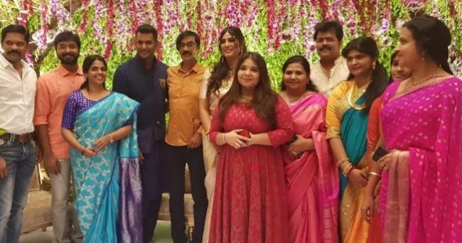 நிச்சயத்துடன் நின்று போன நடிகர் விஷாலின் நிச்சயதார்த்த புகைப்படங்கள் இதோ 5