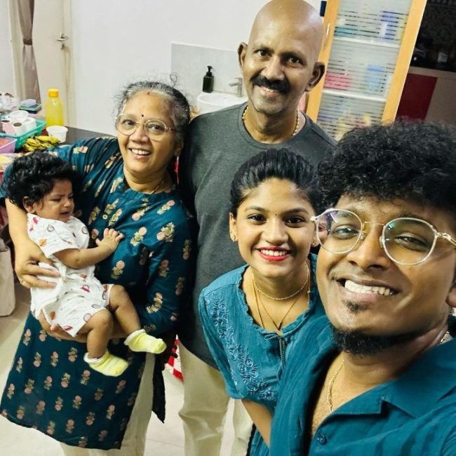 குடும்பத்துடன் பிறந்தநாளை கொண்டாடிய SUPER SINGER அஜய் கிருஷ்ணா 6