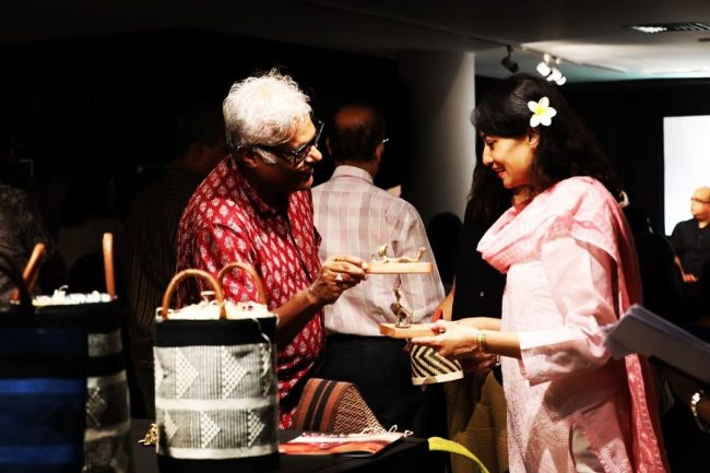 60வது வயதில் 2வது திருமணம் செய்துகொண்ட மனைவியுடன் ஹனிமூன் சென்ற வில்லன் நடிகர் 2