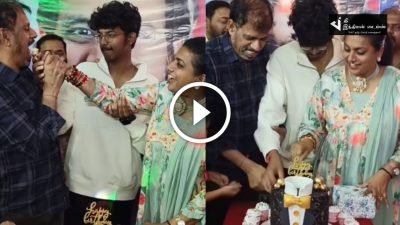 கணவரின் பிறந்தநாளை கேக் வெட்டி பாசமாக ஊட்டி விட்டு கொண்டாடிய நடிகை ரோஜா 58