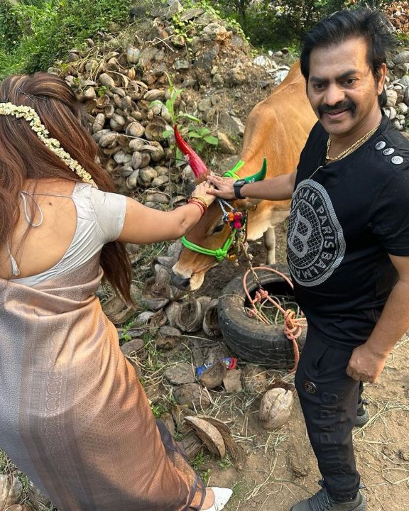 மனைவியுடன் மாட்டுப்பொங்கலை கொண்டாடிய நடிகர் ரெடின் 2