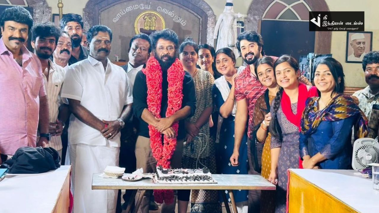 எதிர்நீச்சல் படப்பிடிப்பில் பிறந்தநாளை கொண்டாடிய இயக்குனர் திருச்செல்வம்