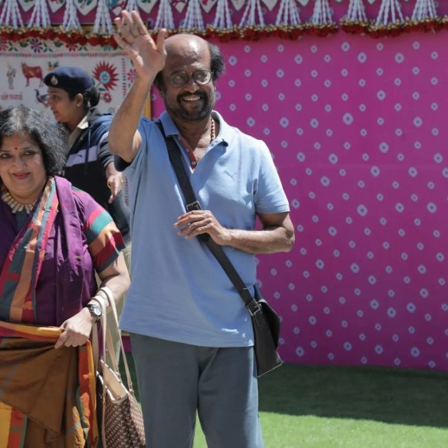 நடிகர் ரஜினிகாந்த் குடும்பத்துடன் அம்பானி இல்லதிருமண விழாவிற்கு வருகை 5