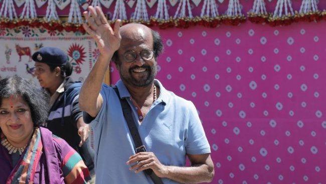 நடிகர் ரஜினிகாந்த் குடும்பத்துடன் அம்பானி இல்லதிருமண விழாவிற்கு வருகை 7