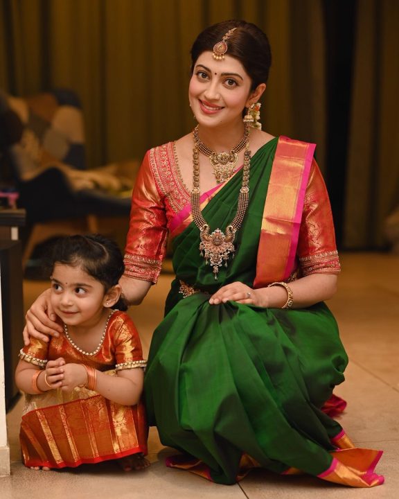 சகுனி பட நடிகை ப்ரணிதா மகளின் இரண்டாவது பிறந்தநாள் கொண்டாட்டம் 5
