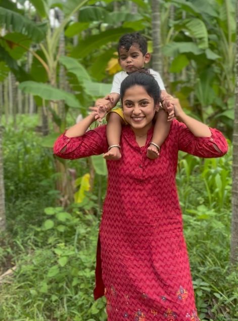 எதிர்நீச்சல் சீரியல் ஜனனி இன்று SUNDAY-வை குடும்பத்துடன் கிராமத்தில் கொண்டாட்டம் 1