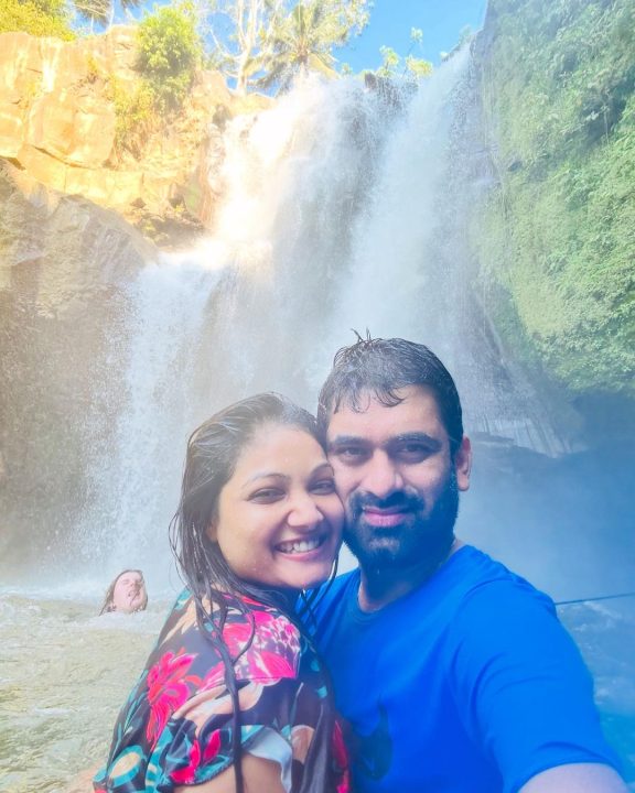 கணவருடன் பாலி நாட்டிற்கு Honeymoon சென்ற ரோஜா சீரியல் நடிகை பிரியங்கா 7