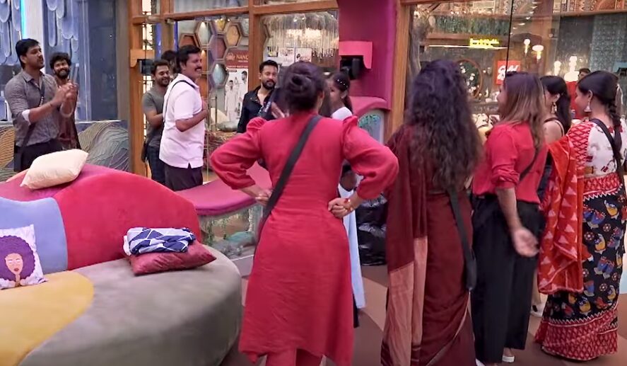 முதல் வாரத்திலேயே WILDCARD என்ட்ரி..! உள்ளே வந்த புதிய போட்டியாளர்..! அதிர்ச்சியாகிய Housemates..! பிக் பாஸ் ப்ரோமோ இதோ..! 1