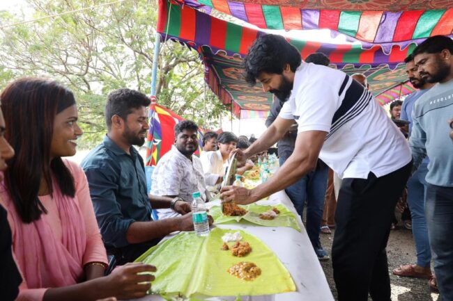 அமரன் வெற்றி காரணமாக படக்குழுவினருக்கு விருந்து வைத்த நடிகர் சிவகார்த்திகேயன் 3