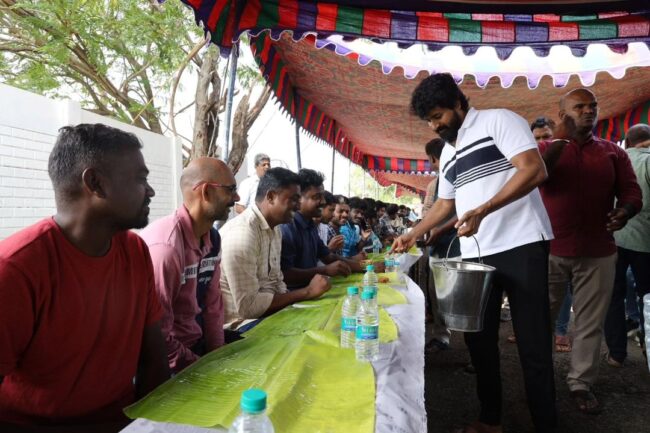 அமரன் வெற்றி காரணமாக படக்குழுவினருக்கு விருந்து வைத்த நடிகர் சிவகார்த்திகேயன் 2