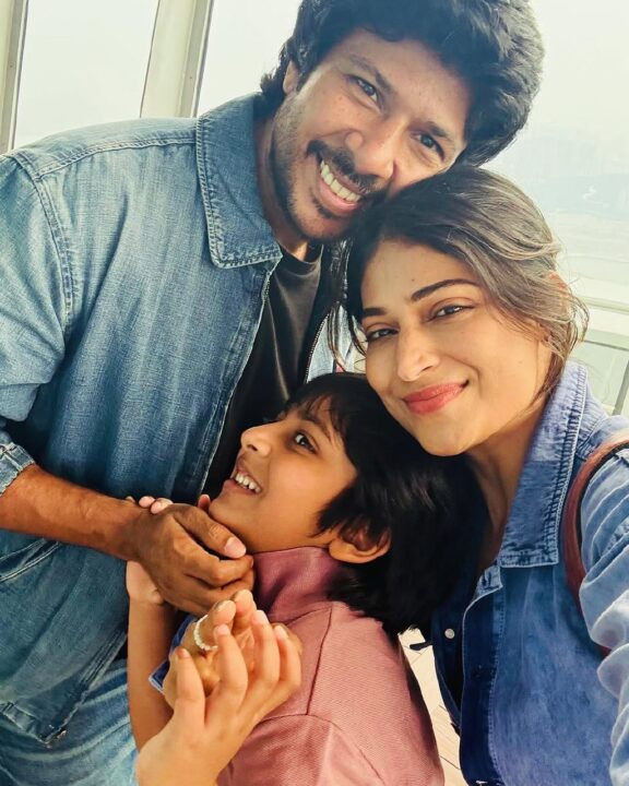 குடும்பத்துடன் கிறிஸ்துமஸ் விடுமுறையை வெளிநாட்டில் கொண்டாடும் சென்னை 28 பட நாயகி விஜயலக்ஷ்மி 2