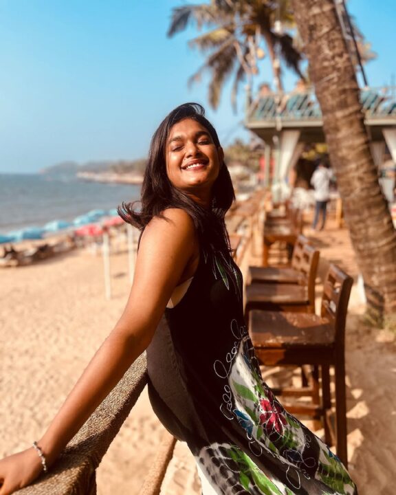 கோவாவில் குடும்பத்துடன் Weekend-ஐ கொண்டாடும் ஜீ தமிழ் சீரியல் நடிகை நட்சத்திரா 1