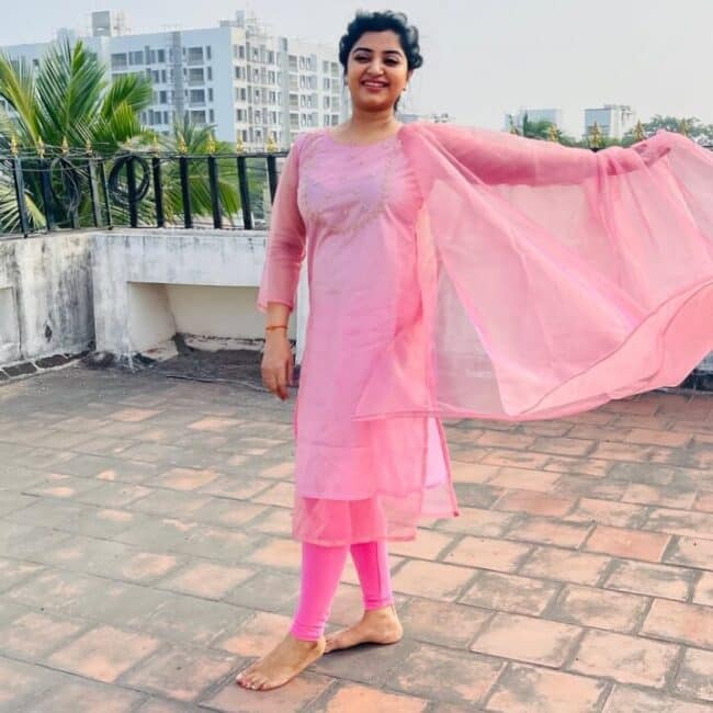 சீரியல் நடிகை மஹாலக்ஷ்மி ரவீந்தரின் கியூட்டான புகைப்படங்கள் 1