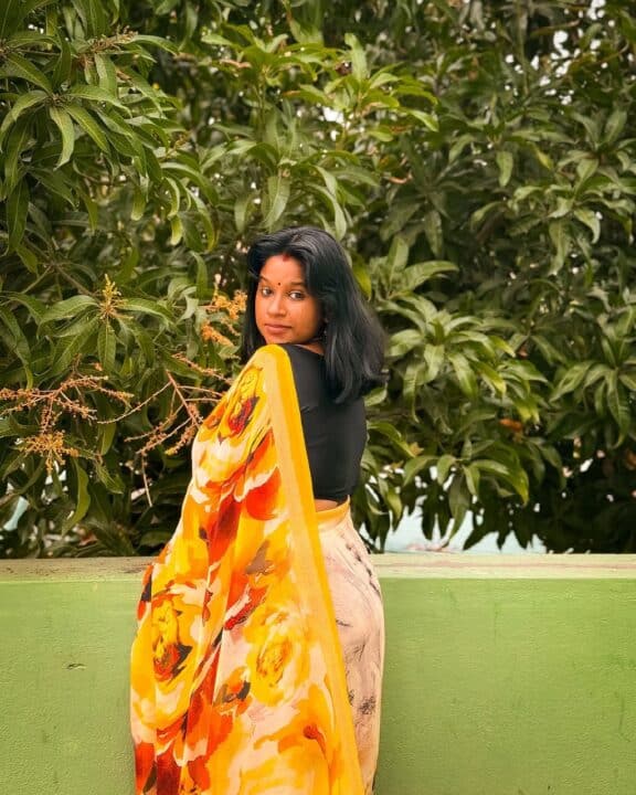 நிறை மாதத்திலும் போட்டோஷூட்டில் கலக்கும் சுந்தரி சீரியல் நாயகி 5