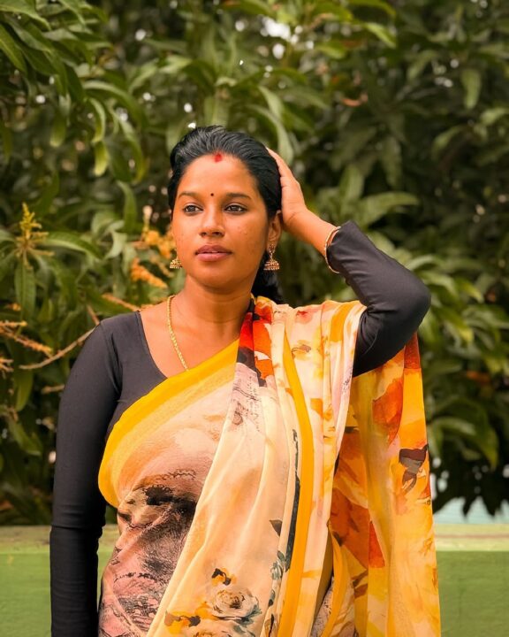 நிறை மாதத்திலும் போட்டோஷூட்டில் கலக்கும் சுந்தரி சீரியல் நாயகி 3