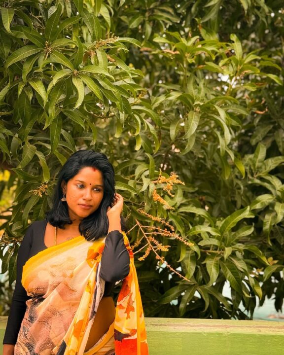 நிறை மாதத்திலும் போட்டோஷூட்டில் கலக்கும் சுந்தரி சீரியல் நாயகி 6