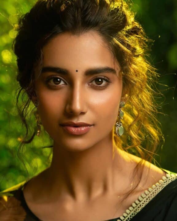 ஆளை சாச்சிபுட்டா கண்ணால..! லக்கி பாஸ்கர் , GOAT பட நாயகி மீனாட்சி சௌத்திரியின் கலக்கலான புகைப்படங்கள் 5