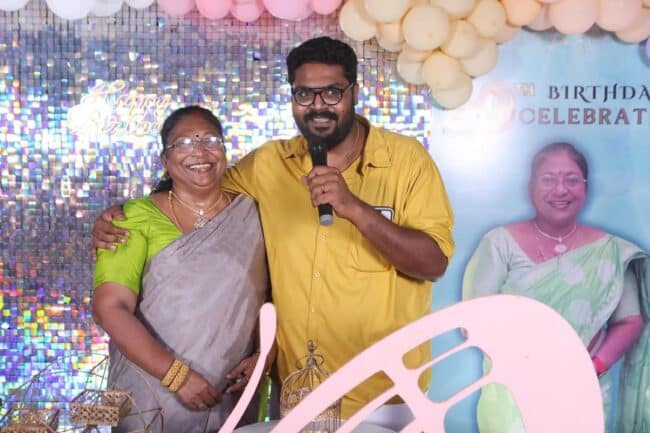 தனது அம்மாவின் 60வது பிறந்தநாளை கொண்டாடிய இயக்குனர் அஜய் ஞானமுத்து 3