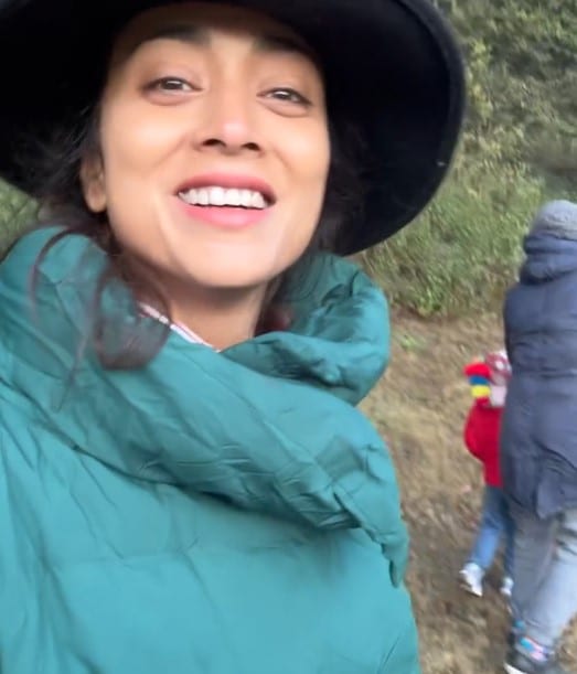 குடும்பத்துடன் WEEK END-ஐ கொண்டாடிய நடிகை ஷ்ரேயா 5