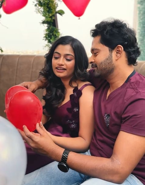 காதலன் அருண் உடன் காதலர் தினத்தை கொண்டாடிய பிக் பாஸ் அர்ச்சனா 1