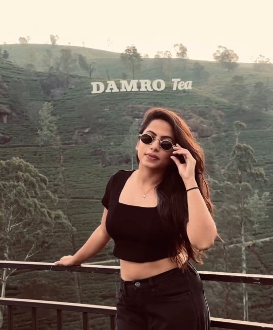 மாடர்ன் லுக்கில் மாஸ் காட்டும் எதிர்நீச்சல் சீரியல் நடிகை ஜனனி 1