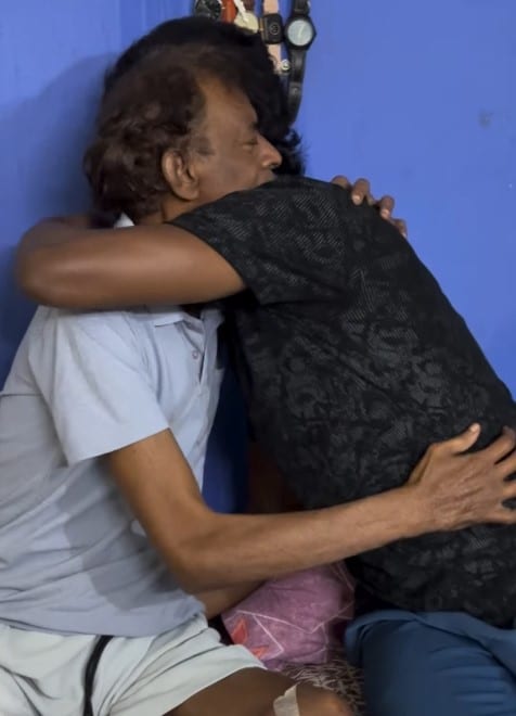 சர்க்கரை வியாதியால் ஒரு கால் எடுக்கப்பட்ட லொள்ளு சபா நடிகருக்கு 1லட்சம் கொடுத்து உதவிய KPY பாலா 6