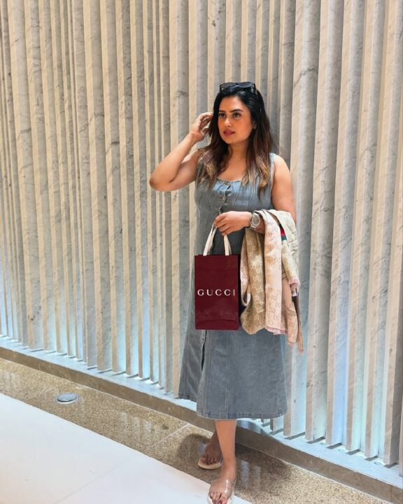 துபாயில் விடுமுறையை கொண்டாடும் பாரதி கண்ணம்மா வில்லி பரீனா 2