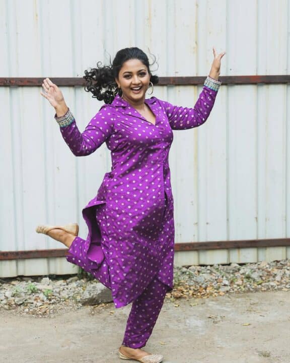 மாடர்ன் லுக்கில் பட்டையை கிளப்பும் சிறகடிக்க ஆசை நாயகி மீனா 5