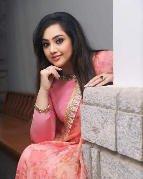 கண்ணழகி மீனாவின் கலக்கலான லேட்டஸ்ட் புகைப்படங்கள் 4