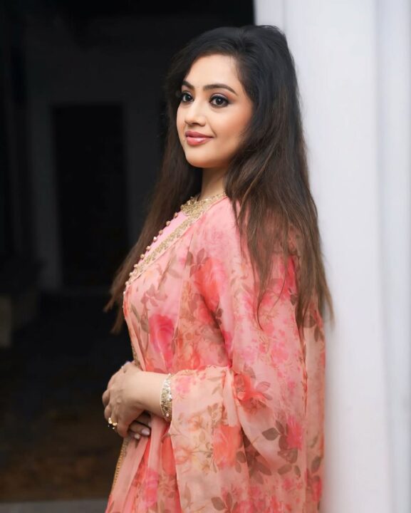 கண்ணழகி மீனாவின் கலக்கலான லேட்டஸ்ட் புகைப்படங்கள் 5