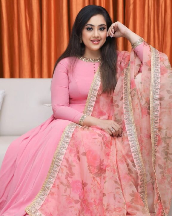 கண்ணழகி மீனாவின் கலக்கலான லேட்டஸ்ட் புகைப்படங்கள் 6