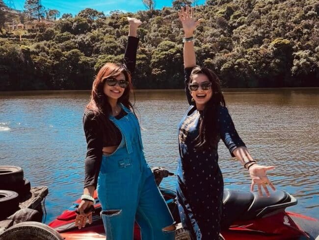 தோழியுடன் ஸ்ரீலங்காவில் எதிர்நீச்சல் சீரியல் ஜனனி விடுமுறை கொண்டாட்டம் 6