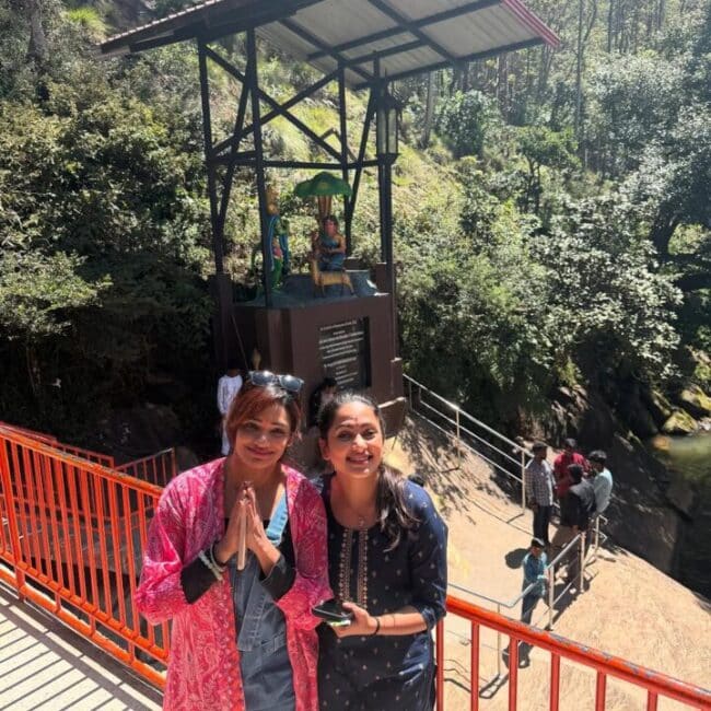 தோழியுடன் ஸ்ரீலங்காவில் எதிர்நீச்சல் சீரியல் ஜனனி விடுமுறை கொண்டாட்டம் 7