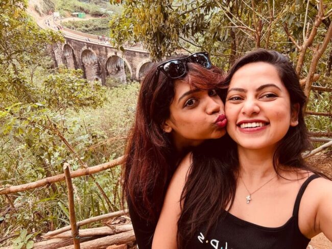 தோழியுடன் ஸ்ரீலங்காவில் எதிர்நீச்சல் சீரியல் ஜனனி விடுமுறை கொண்டாட்டம் 3