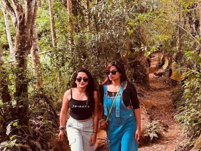 தோழியுடன் ஸ்ரீலங்காவில் எதிர்நீச்சல் சீரியல் ஜனனி விடுமுறை கொண்டாட்டம் 4