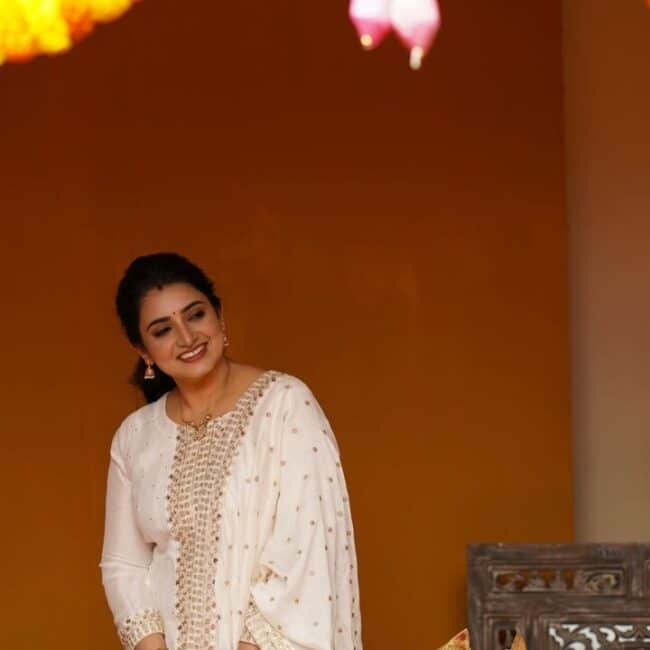 பாண்டியன் ஸ்டோர்ஸ் சுஜிதா அண்ணியின் செம்ம கியூட்டான புகைப்படங்கள் 4