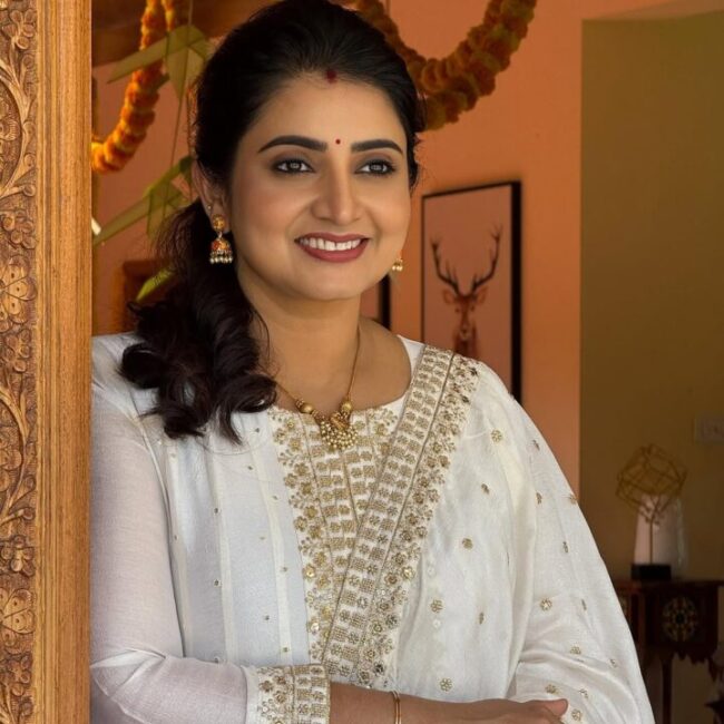 பாண்டியன் ஸ்டோர்ஸ் சுஜிதா அண்ணியின் செம்ம கியூட்டான புகைப்படங்கள் 5