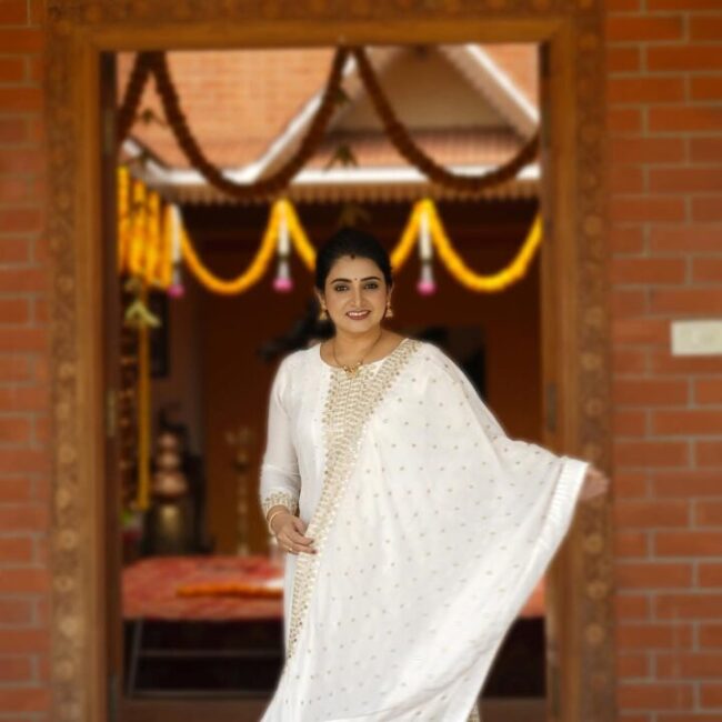 பாண்டியன் ஸ்டோர்ஸ் சுஜிதா அண்ணியின் செம்ம கியூட்டான புகைப்படங்கள் 3