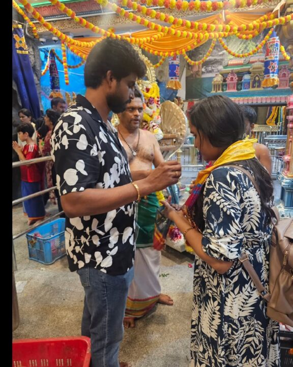 கணவருடன் விஜய் டிவி சக்திவேல் சீரியல் நடிகை கணவருடன் விடுமுறை கொண்டாட்டம் 3