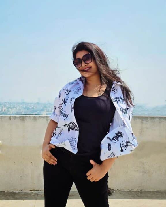 மாடர்ன் உடையில் மாஸ் காட்டும் சீரியல் நடிகை ரட்சிதா மஹாலக்ஷ்மி 1