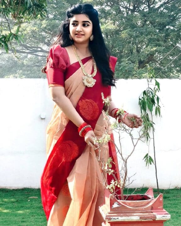 சேலையில் சீரியல் நடிகை மஹாலக்ஷ்மி ரவீந்தரின் செம்ம கியூட்டான புகைப்படங்கள் 1