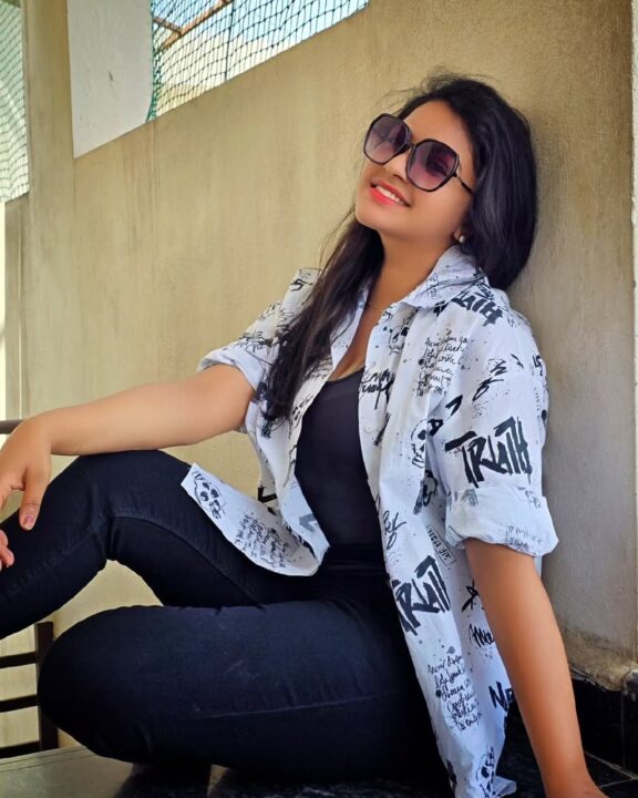 மாடர்ன் உடையில் மாஸ் காட்டும் சீரியல் நடிகை ரட்சிதா மஹாலக்ஷ்மி 5