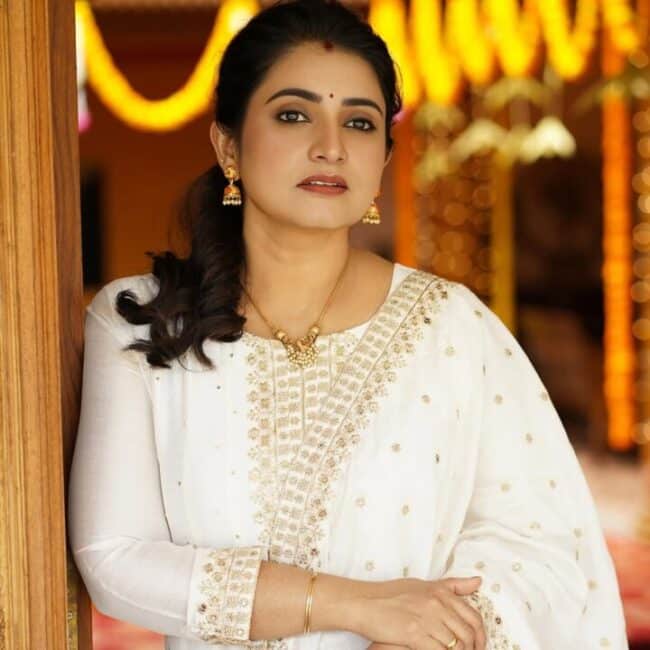 பாண்டியன் ஸ்டோர்ஸ் சுஜிதா அண்ணியின் செம்ம கியூட்டான புகைப்படங்கள் 1