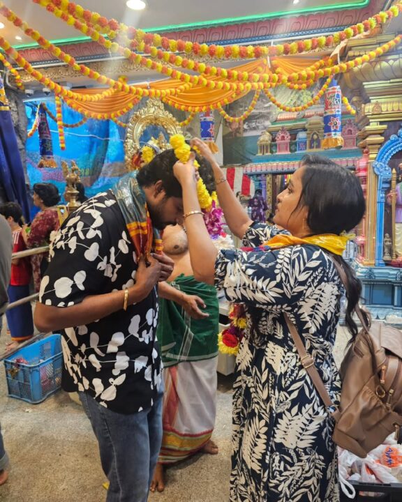 கணவருடன் விஜய் டிவி சக்திவேல் சீரியல் நடிகை கணவருடன் விடுமுறை கொண்டாட்டம் 2