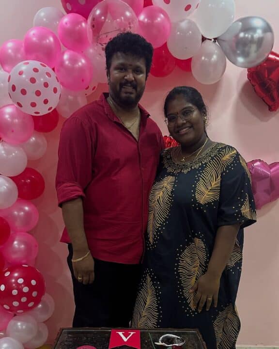 கணவருடன் காதலர் தினத்தை கொண்டாடிய இந்திரஜா ரோபோ சங்கர் 1