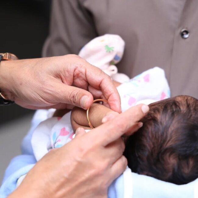 சினேகன் கன்னிகாவின் இரட்டை குழந்தைகளுக்கு பெயர் வைத்த கமல்ஹாசன் 3